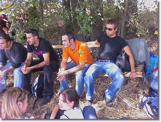 Clicca per scorrere le foto originali ingrandite